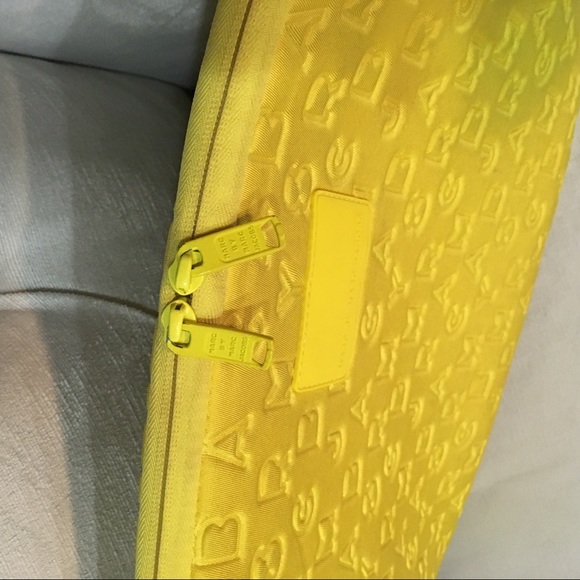 Marc by Marc Jacobs Neon Neoprene Laptop Case - Picture 3 of 5